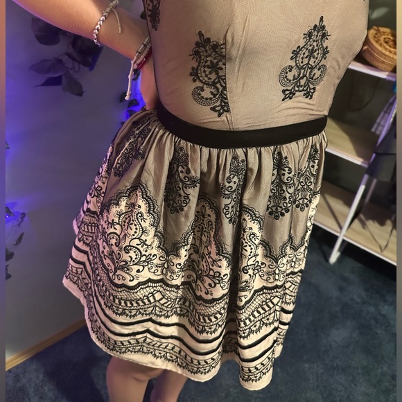 Bebe Dress - Picture 9 of 10